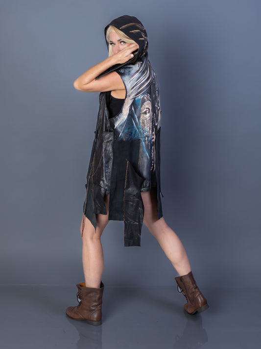 “Desert Verse” – Hand-Painted Hooded Leather Vest with Calligraphy & Chains